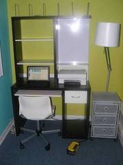 Ikea Desk and Chair (Ottawa - Carletonu)